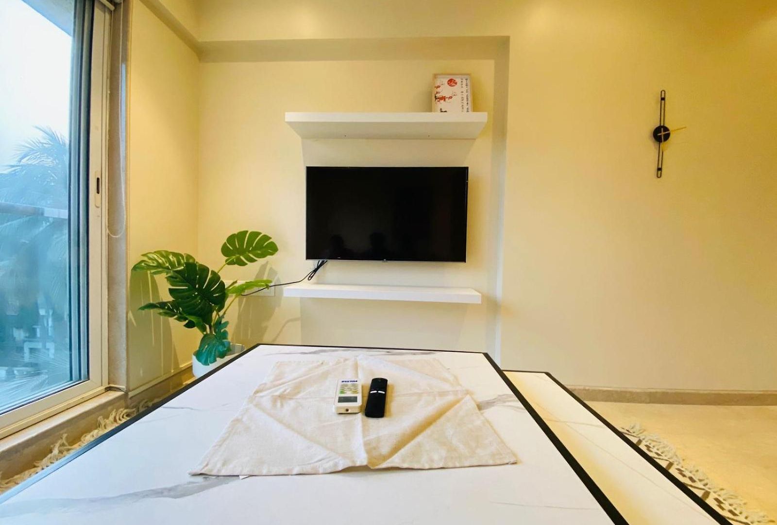 Apartment Connekthomes - Modern2bed-bandraarea