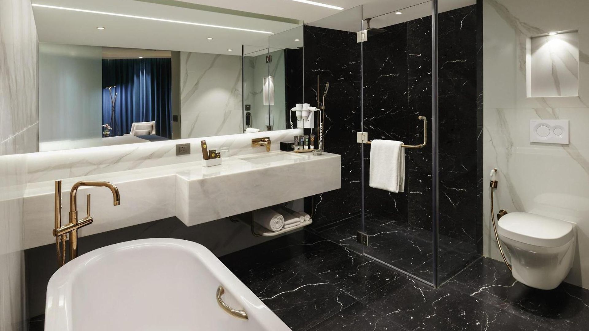 Novotel Juhu 5*