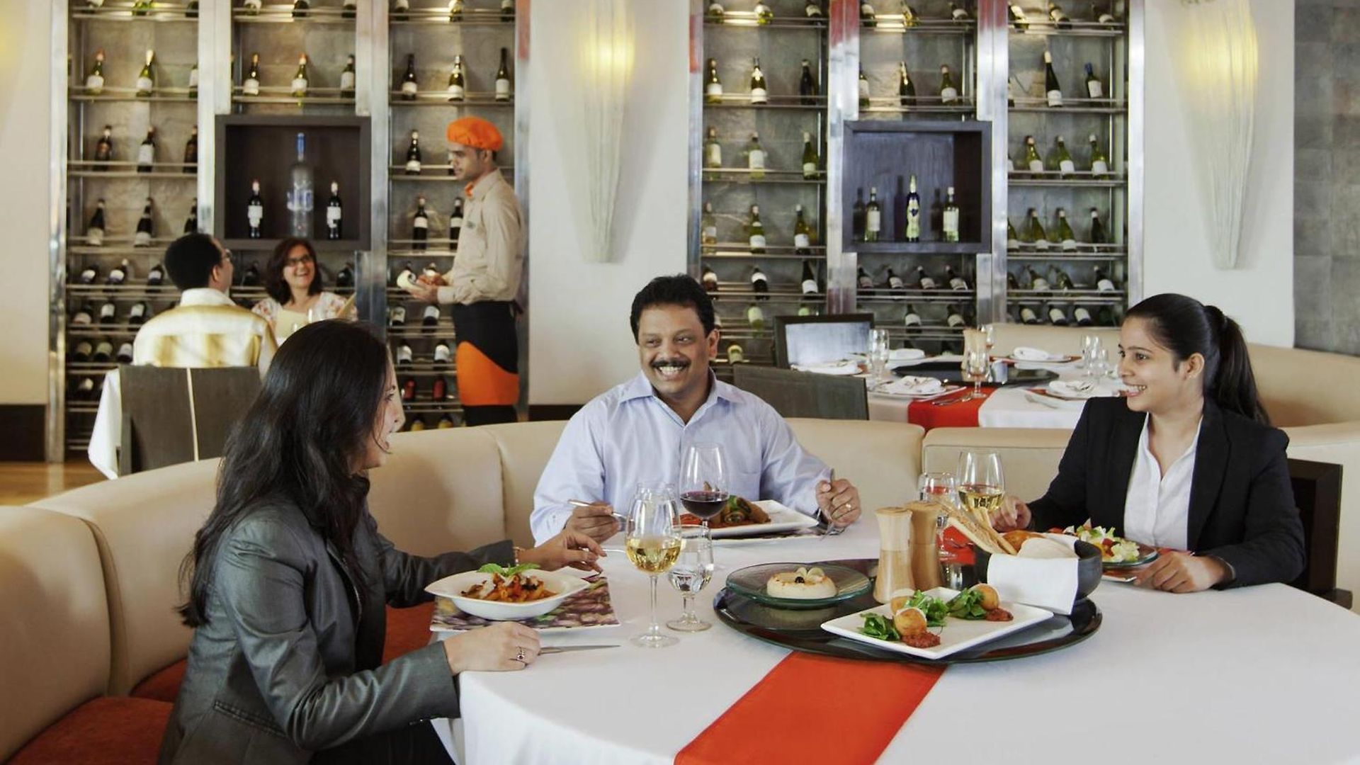 Novotel Juhu Hotel 5*