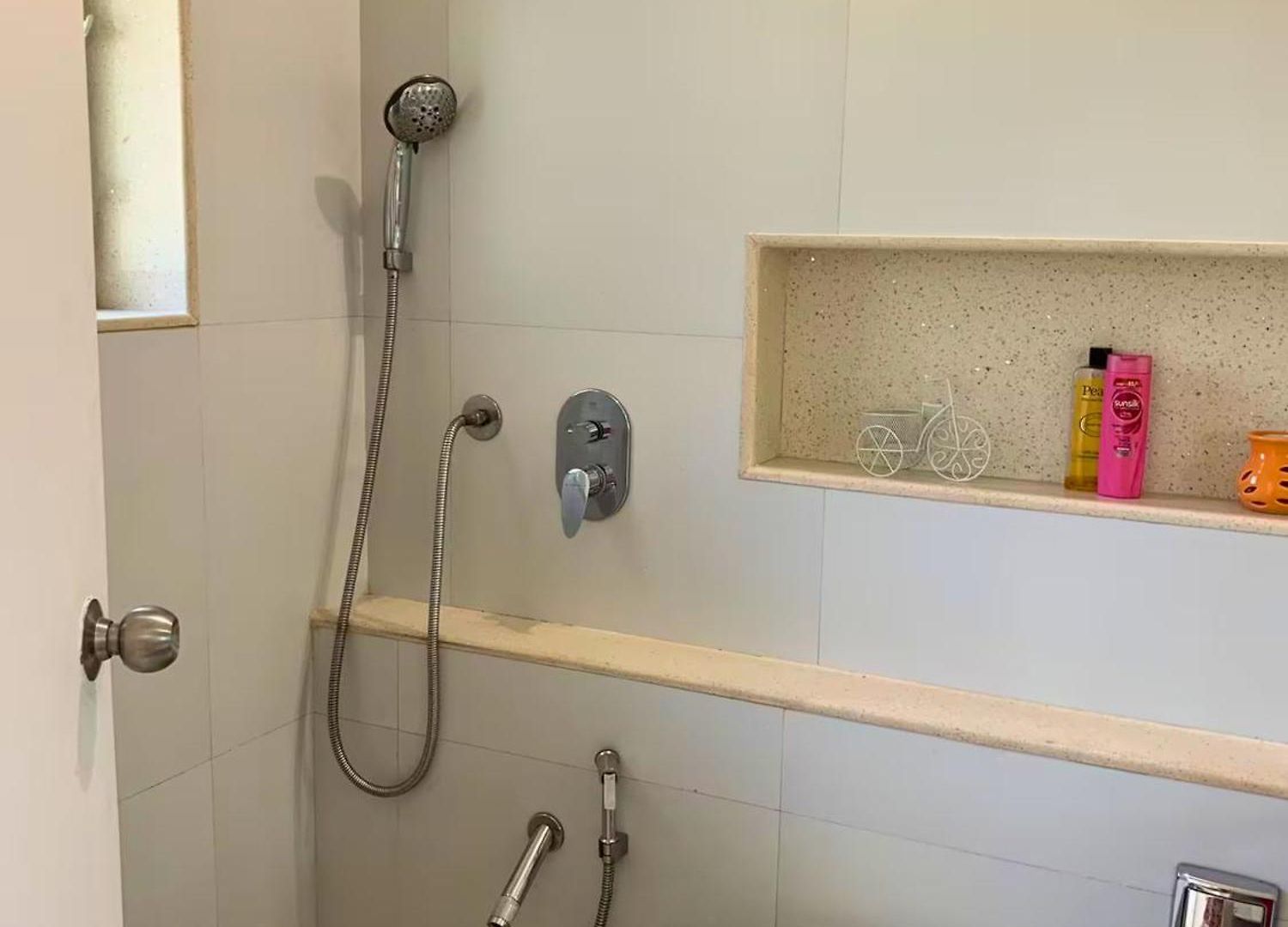 Mon Desire 1, Perry Cross Rd, Bandra West By Connekt Homes
