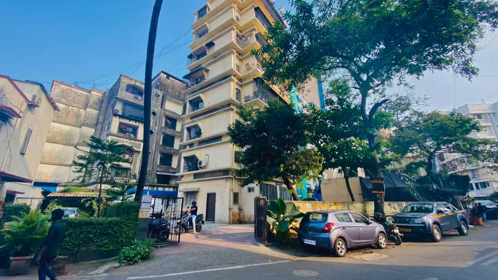 Mon Desire 1, Perry Cross Rd, Bandra West By Connekt Homes *