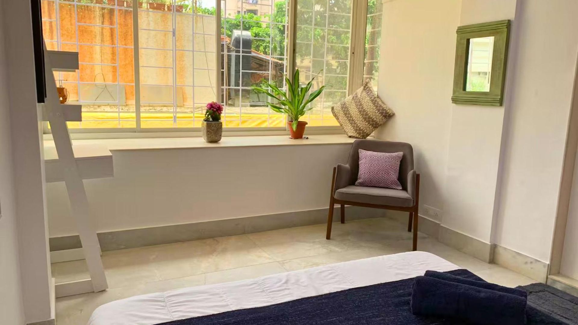 Mon Desire 1, Perry Cross Rd, Bandra West By Connekt Homes Apartment *