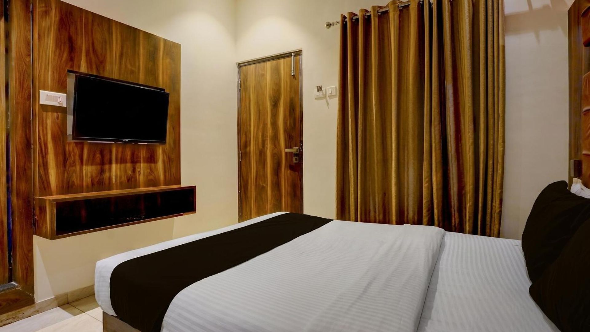 Hotel Super Townhouse Andheri Sakinaka Metro Formerly 3*