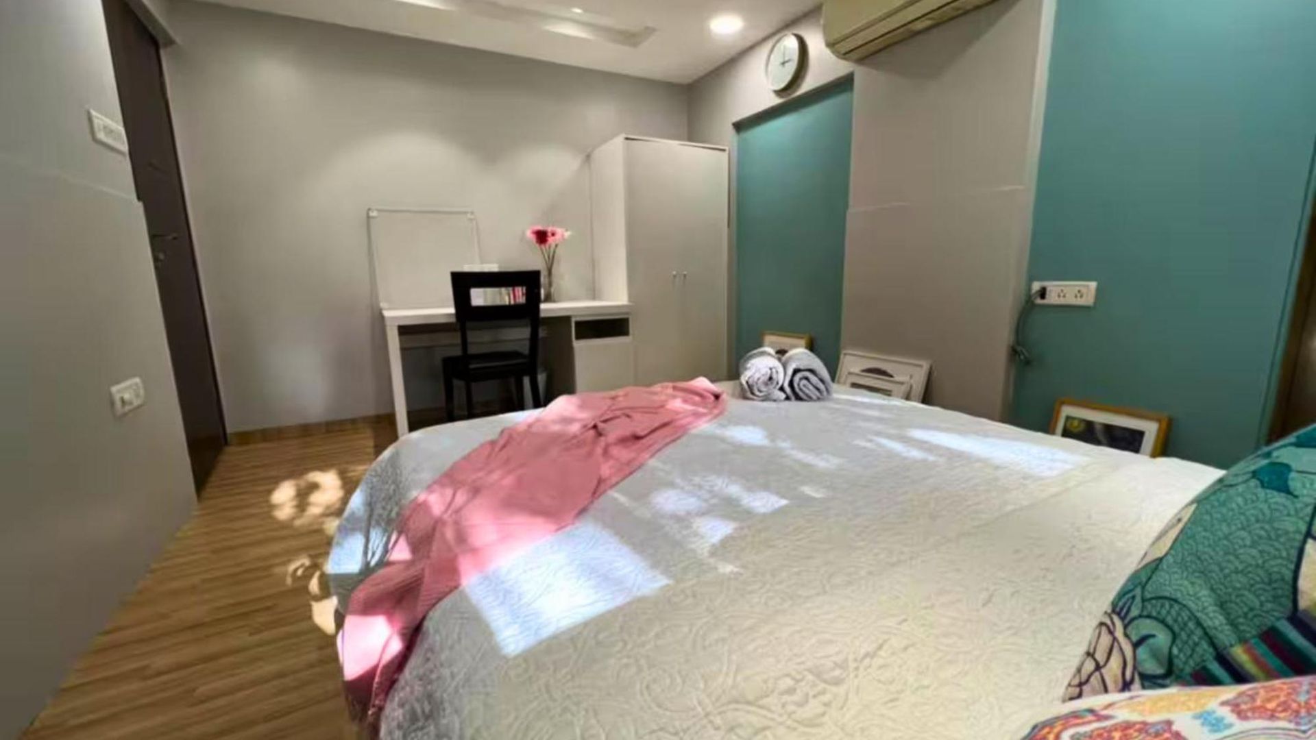 Sterling 102, Off Carter Road, Bandra West By Connekt Homes Apartment *