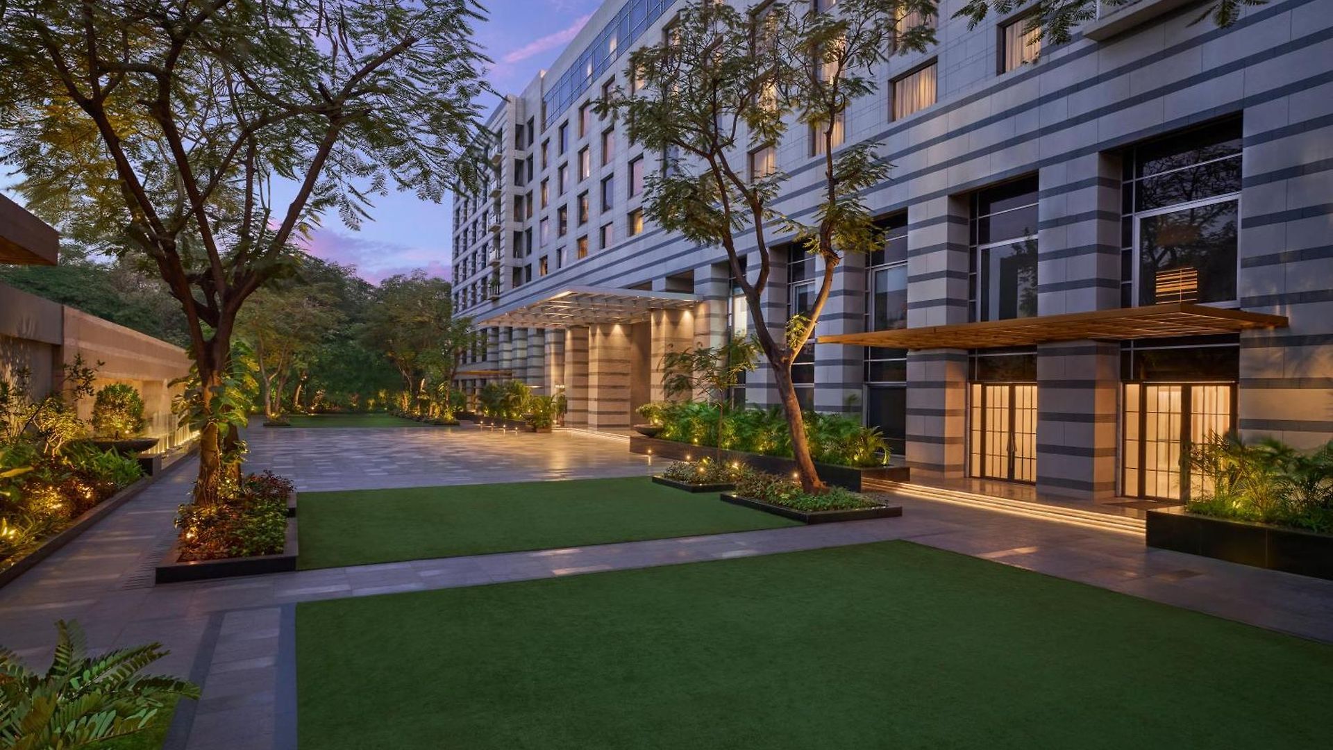 Grand Hyatt And Residences Hotel 5*