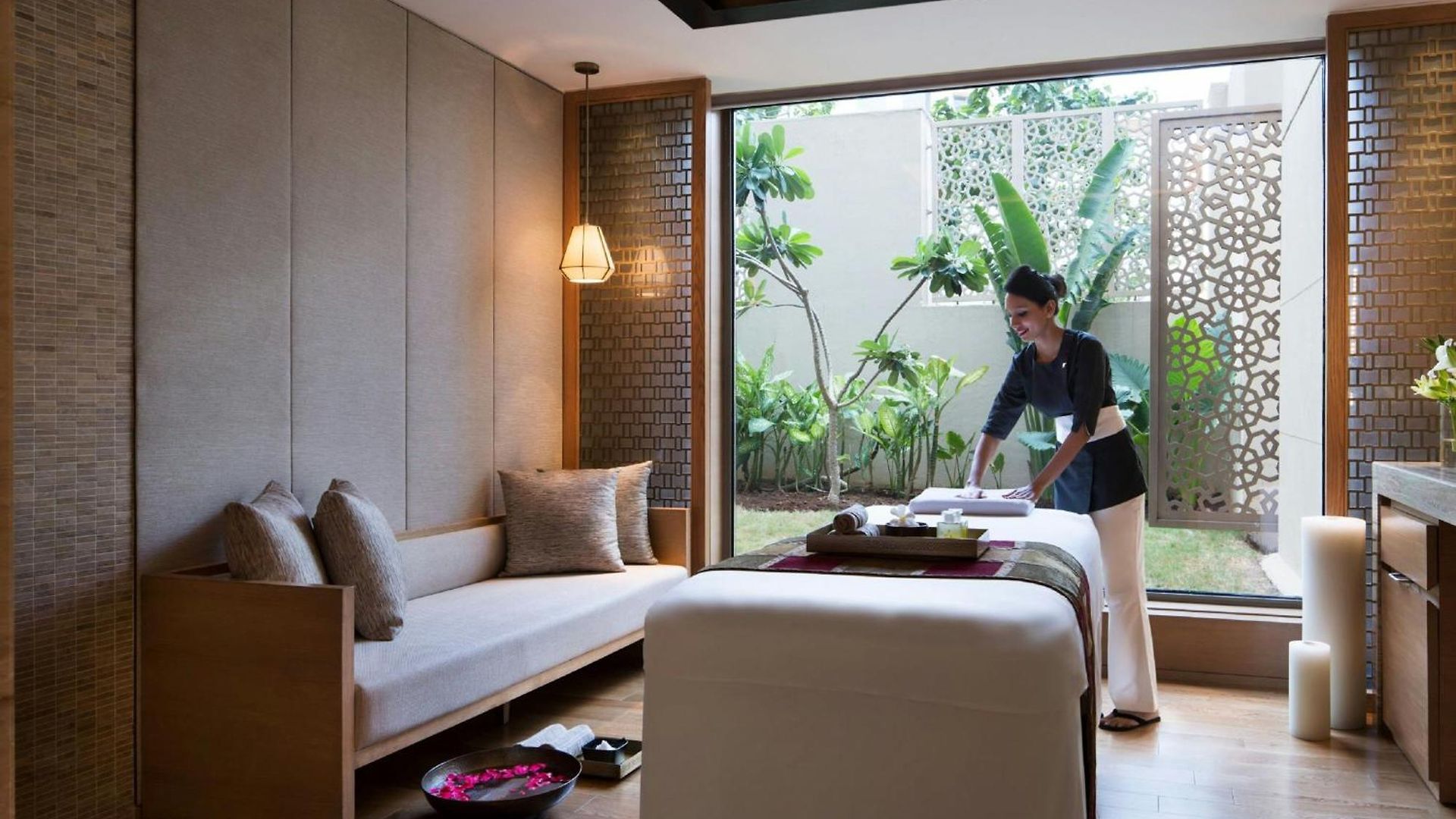 Jw Marriott Sahar Airport Hotel