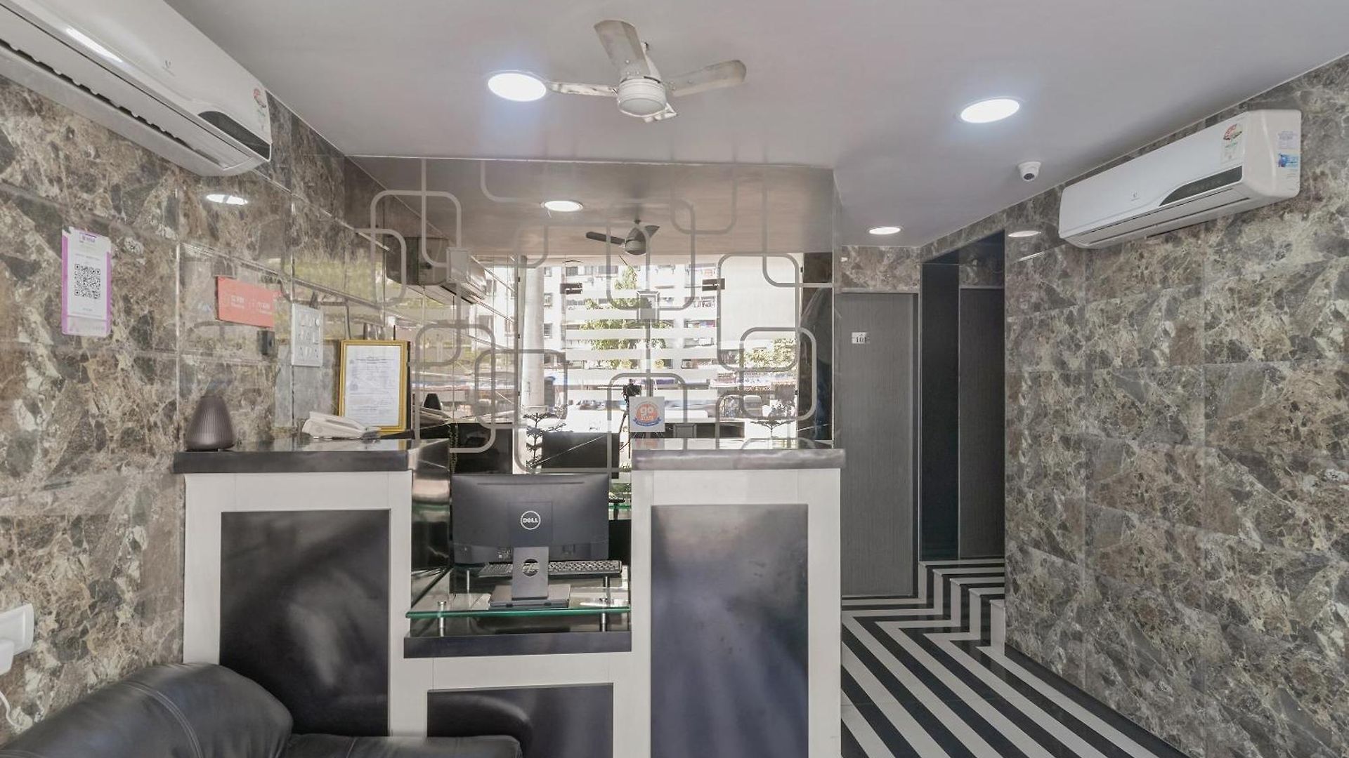 O By Oyo Ak Palace Near Chhatrapati Shivaji International Airport Mumbai