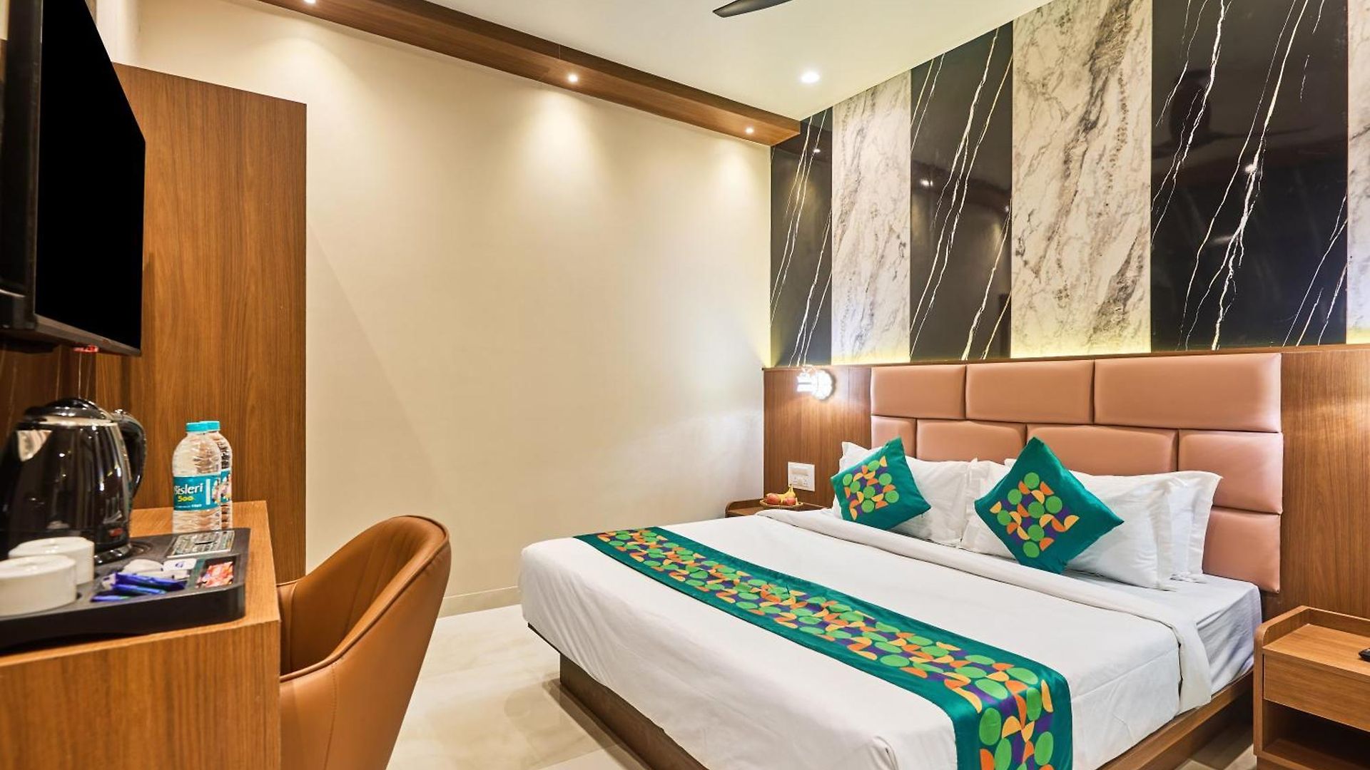 Treebo Amber International Airport T2 Hotel