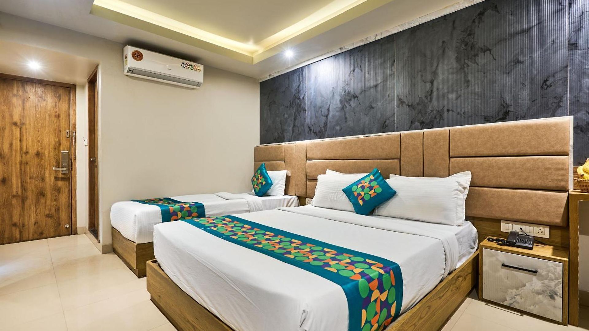 Treebo Amber International Airport T2 Hotel Mumbai