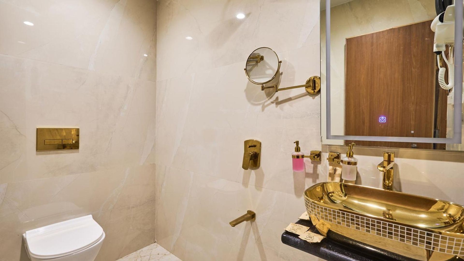 Hotel Treebo Amber International Airport T2 Mumbai