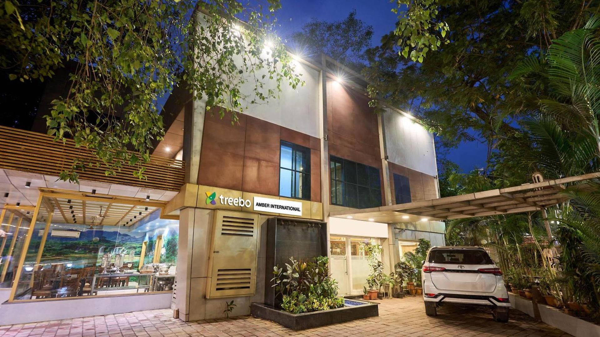 Hotel Treebo Amber International Airport T2
