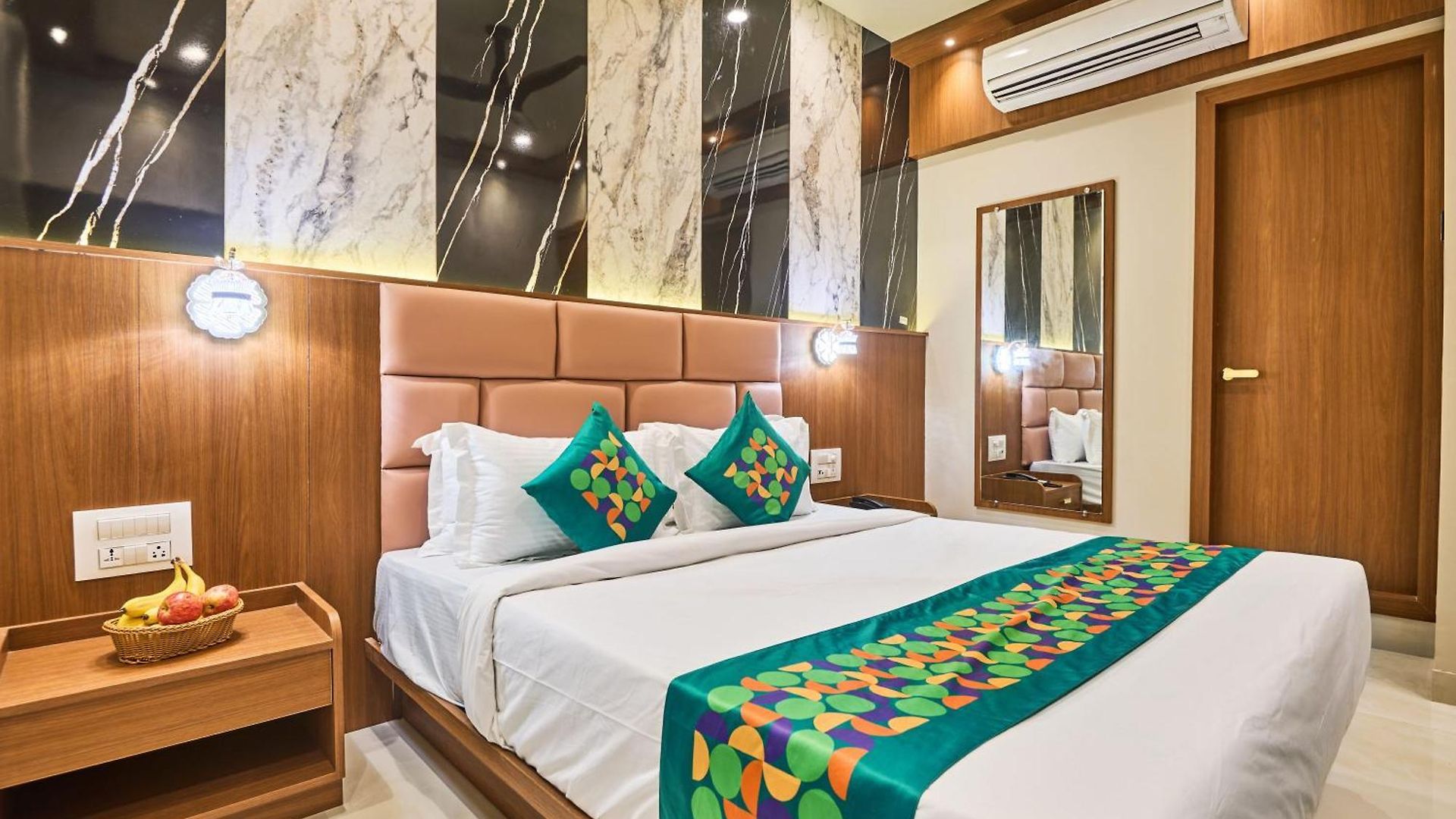 Hotel Treebo Amber International Airport T2 3*