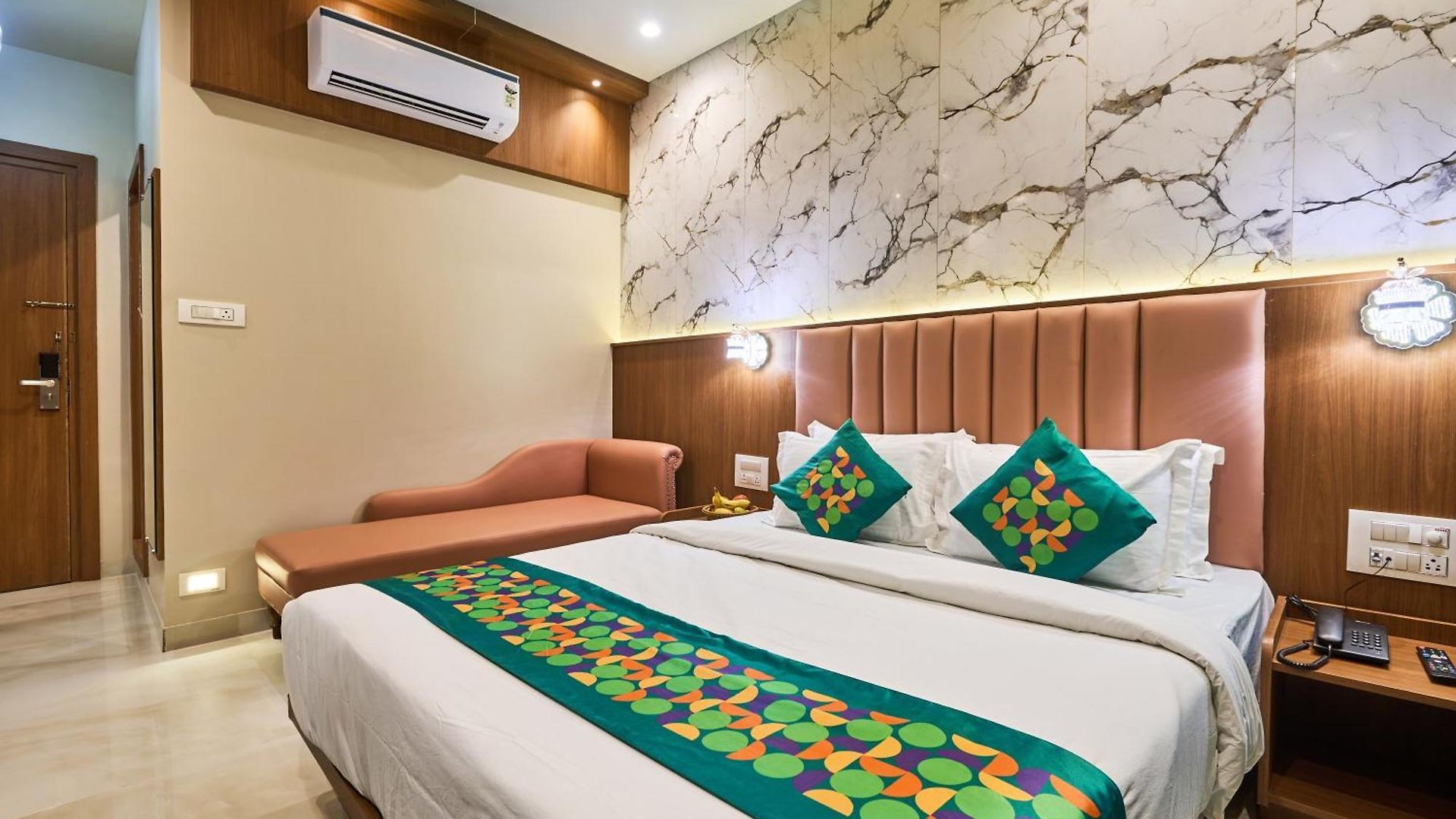 Treebo Amber International Airport T2 Hotel Mumbai