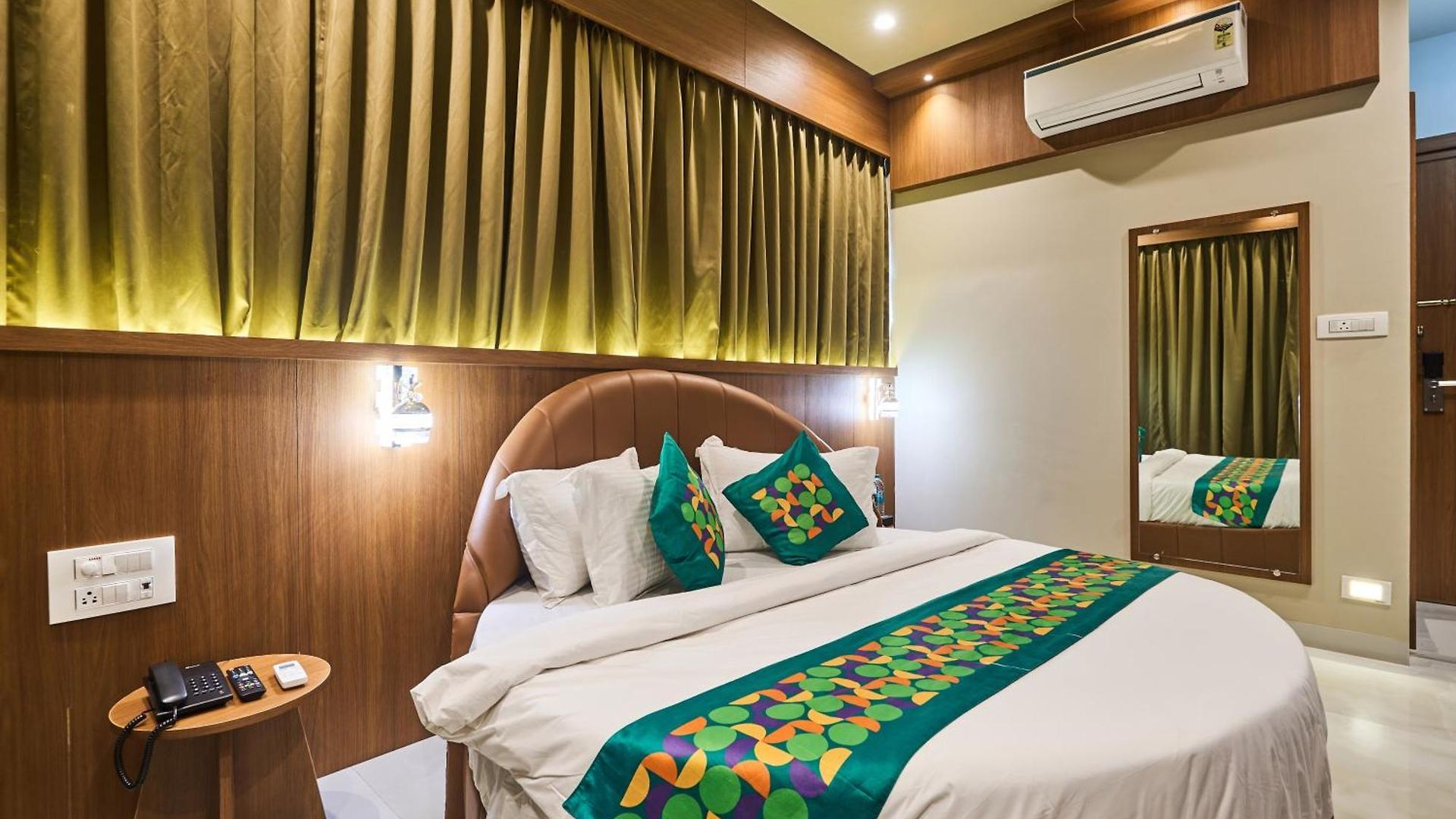 Hotel Treebo Amber International Airport T2 3*