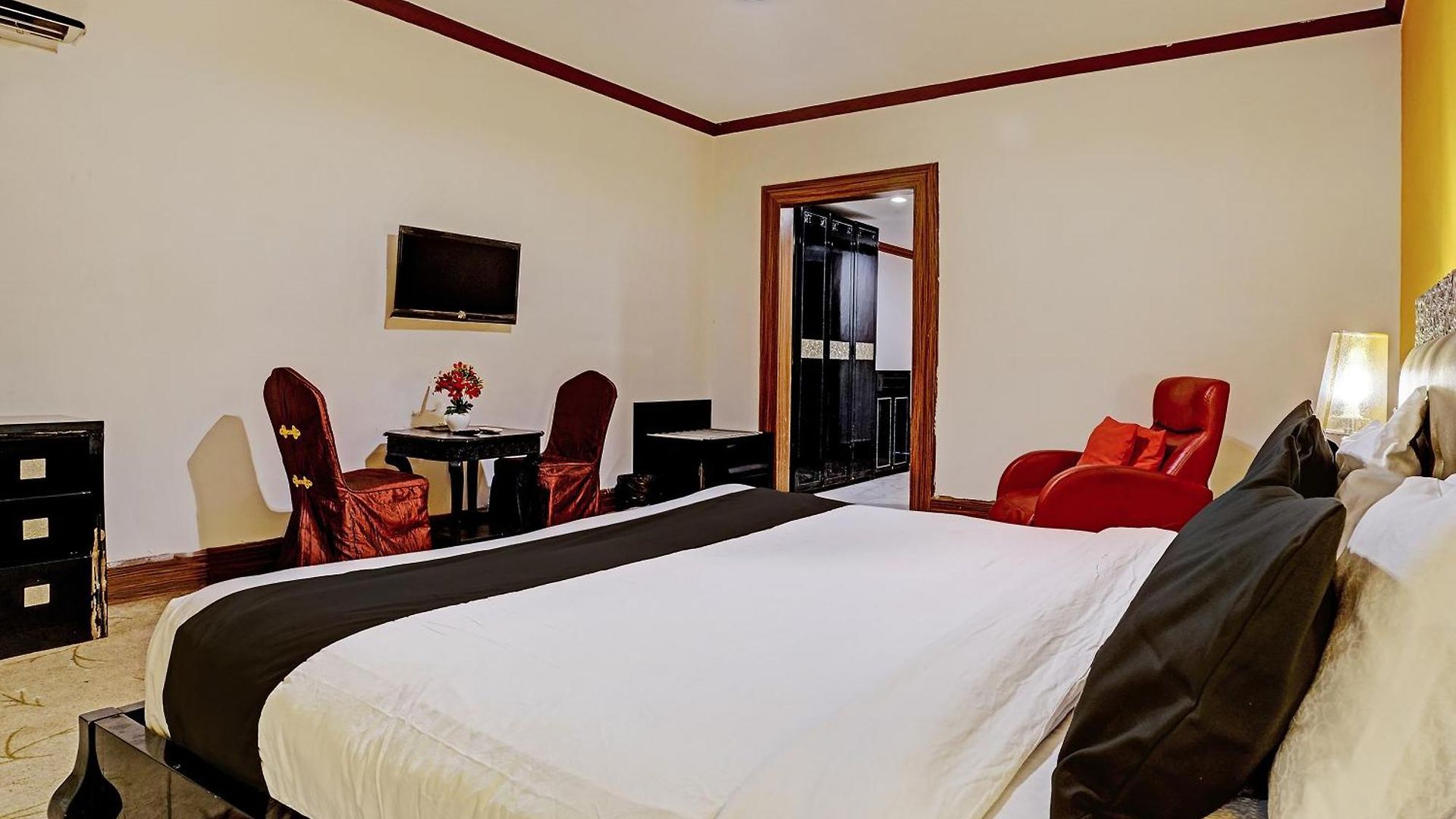 Hotel Townhouse Royal Palms - Lily Collection 4*