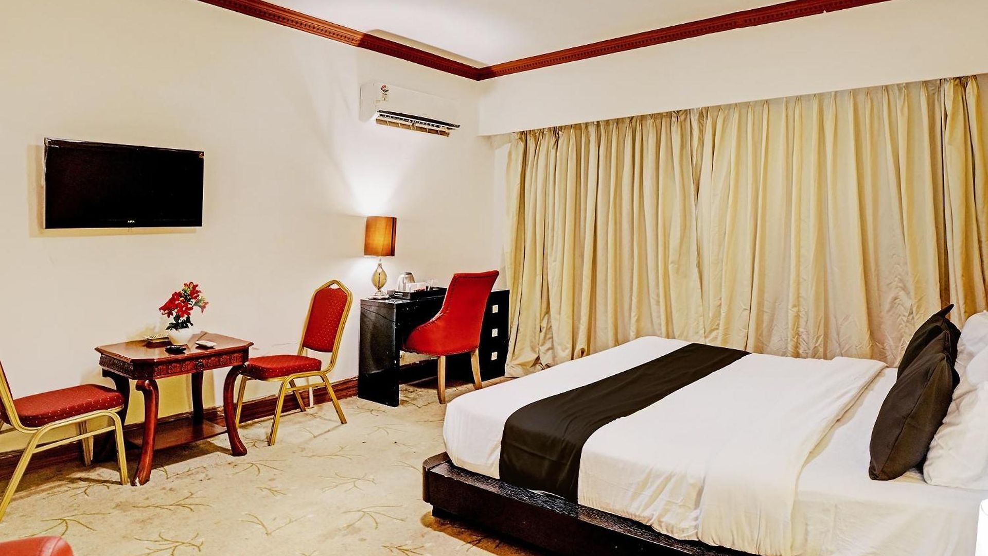 Townhouse Royal Palms - Lily Collection Mumbai