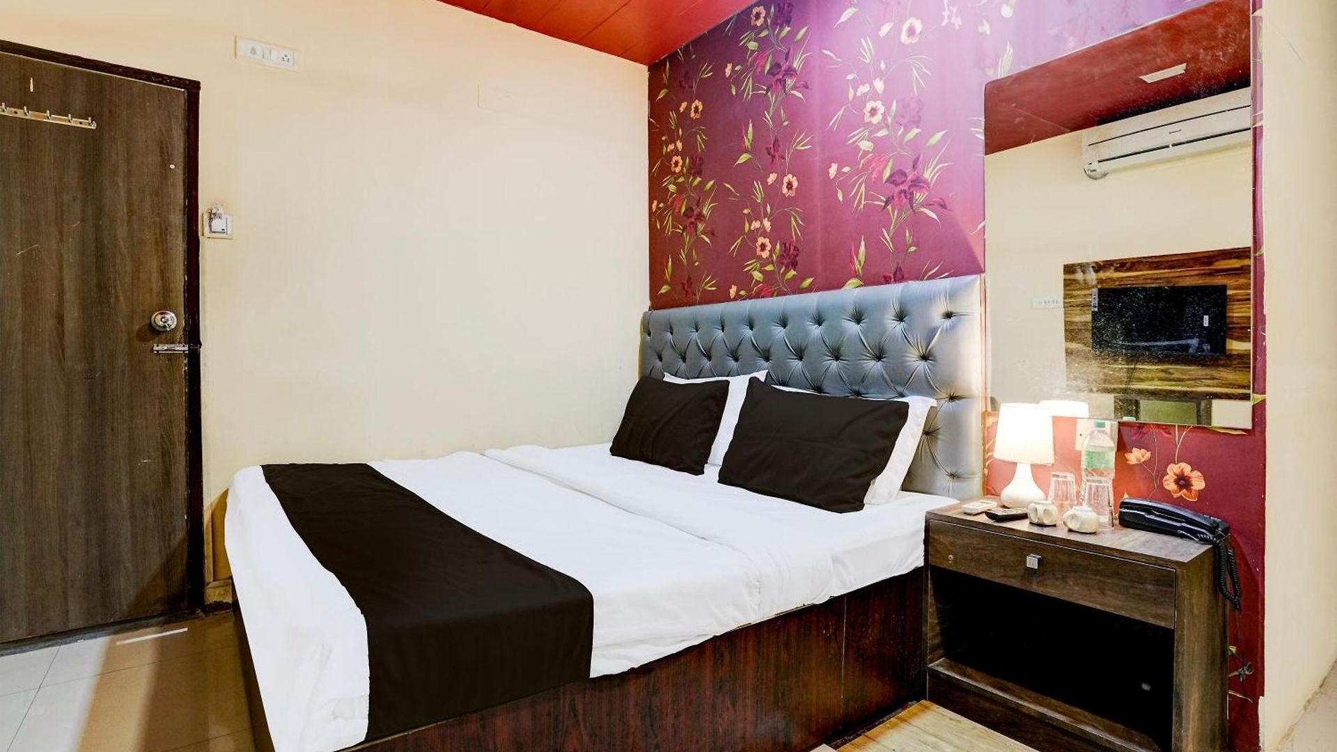 Hotel Oyo 77012 Moss View - Moca 3*