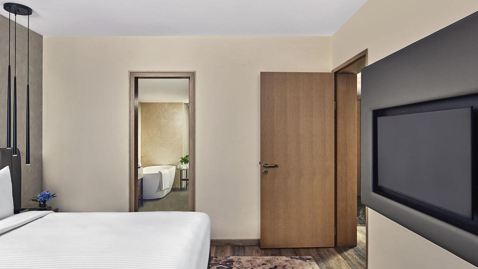 Hotel Novotel International Airport 5*