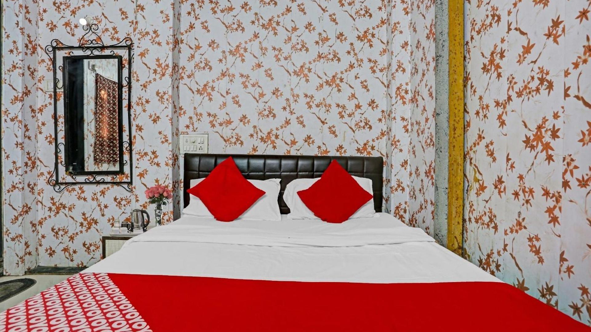 O Golden Residency Hotel 4*