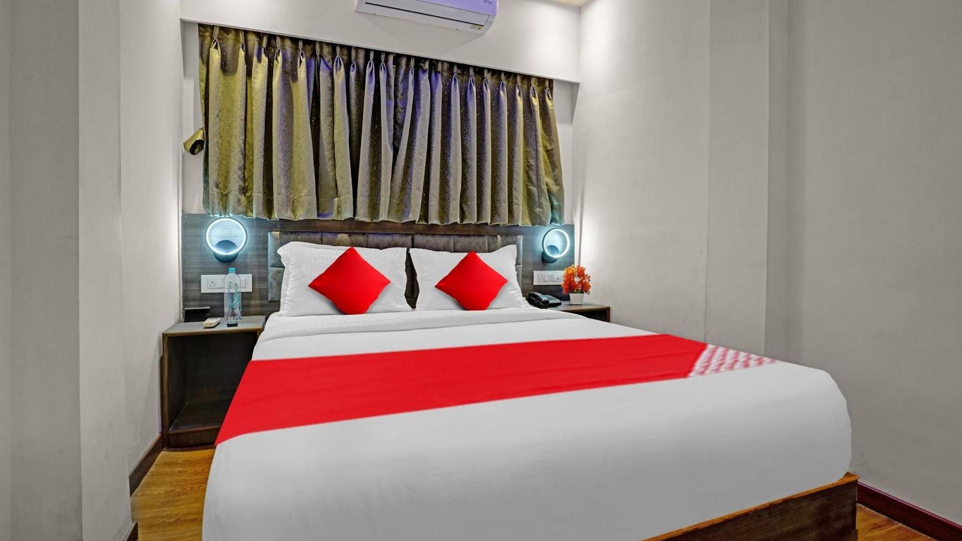 O Sunrise Hotel