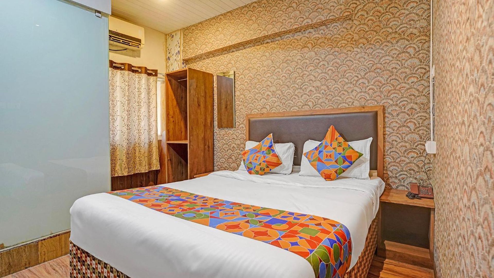 Hotel Via Maahi Residency