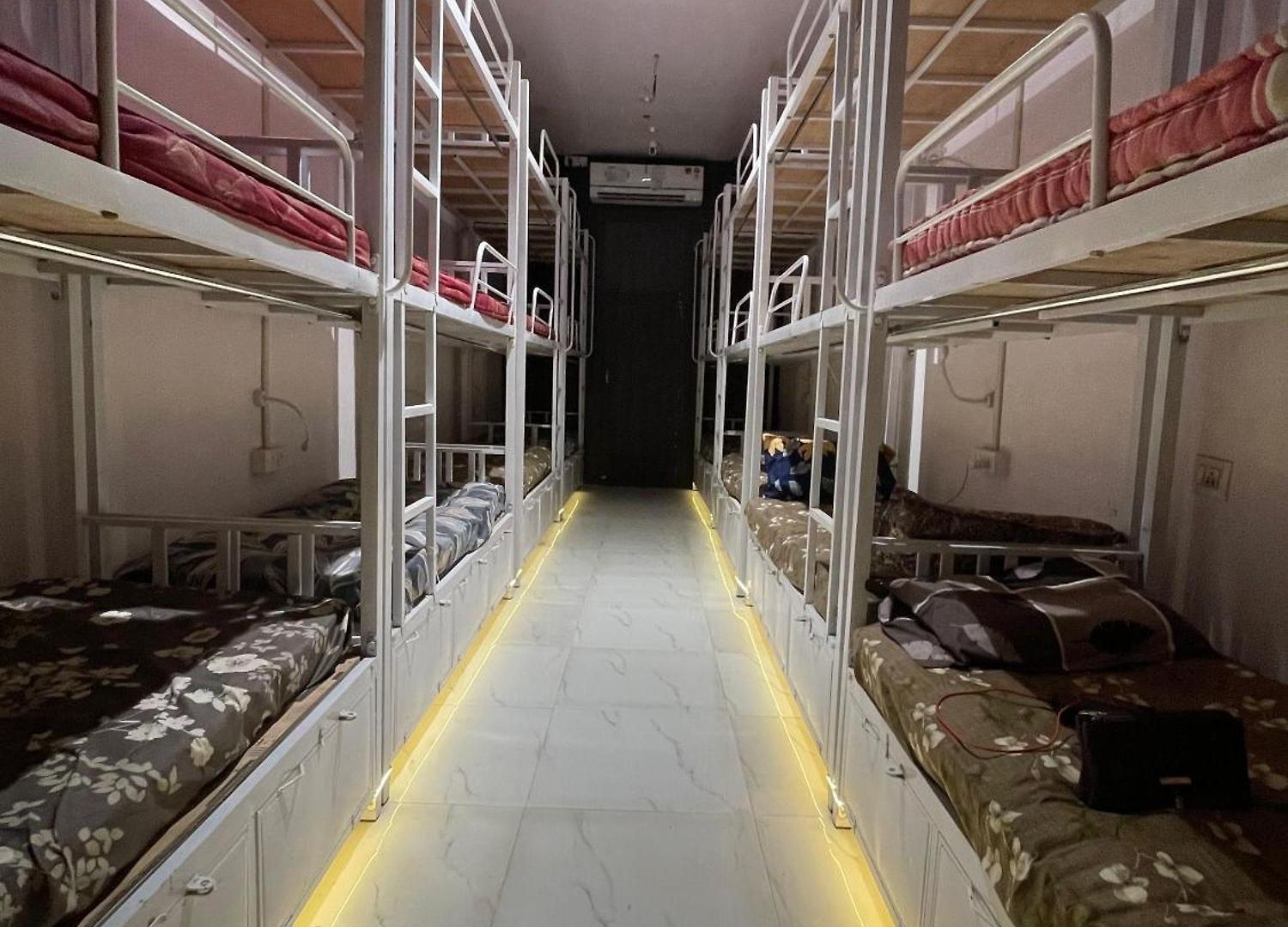 Hostel Sunny's *