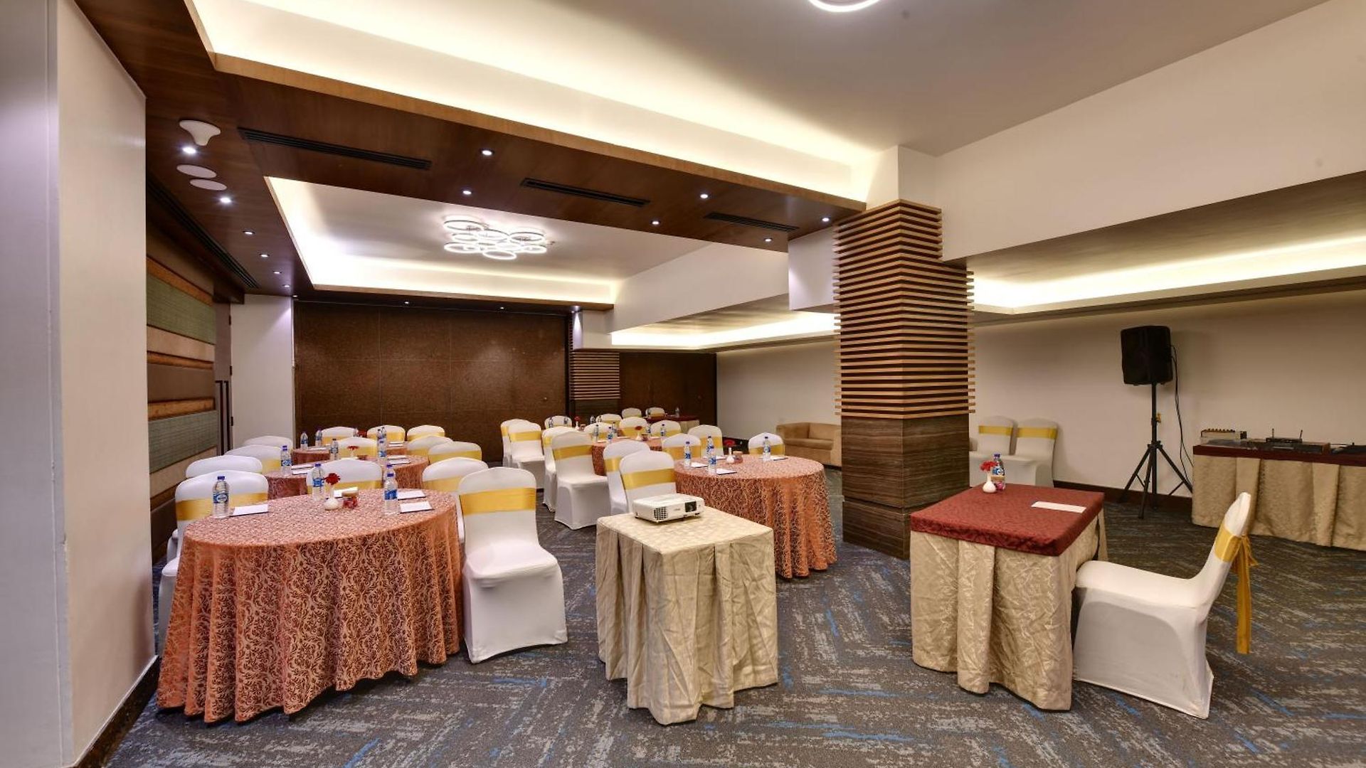 Suba International Sahar Road Hotel 4*