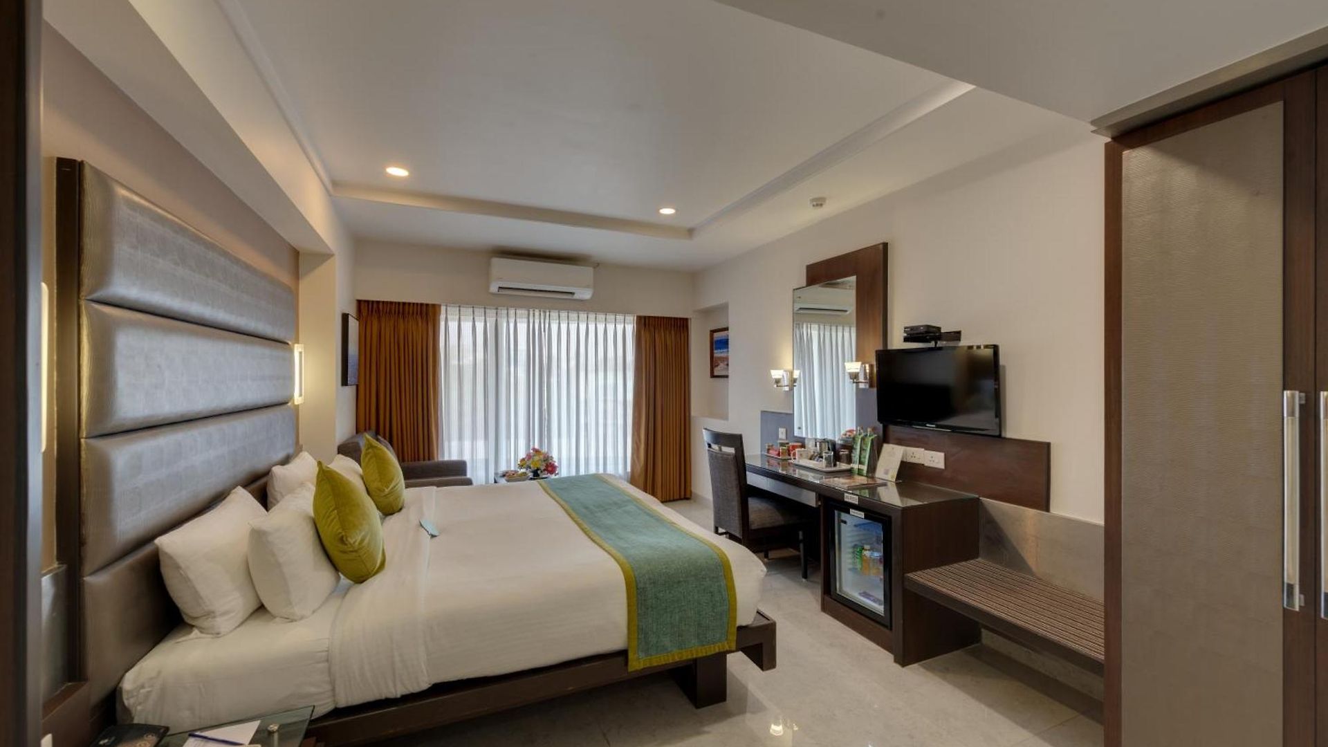 Suba Galaxy Hotel 4*