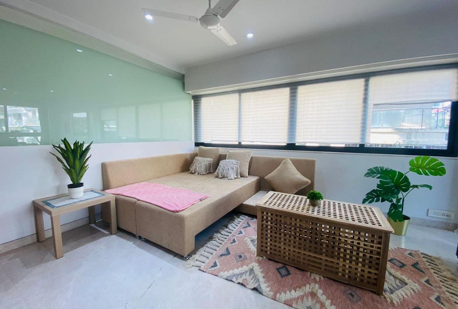 Apartment Connekthomes -modern 3bed3bath In Prime Bandra Neighborhood Mumbai