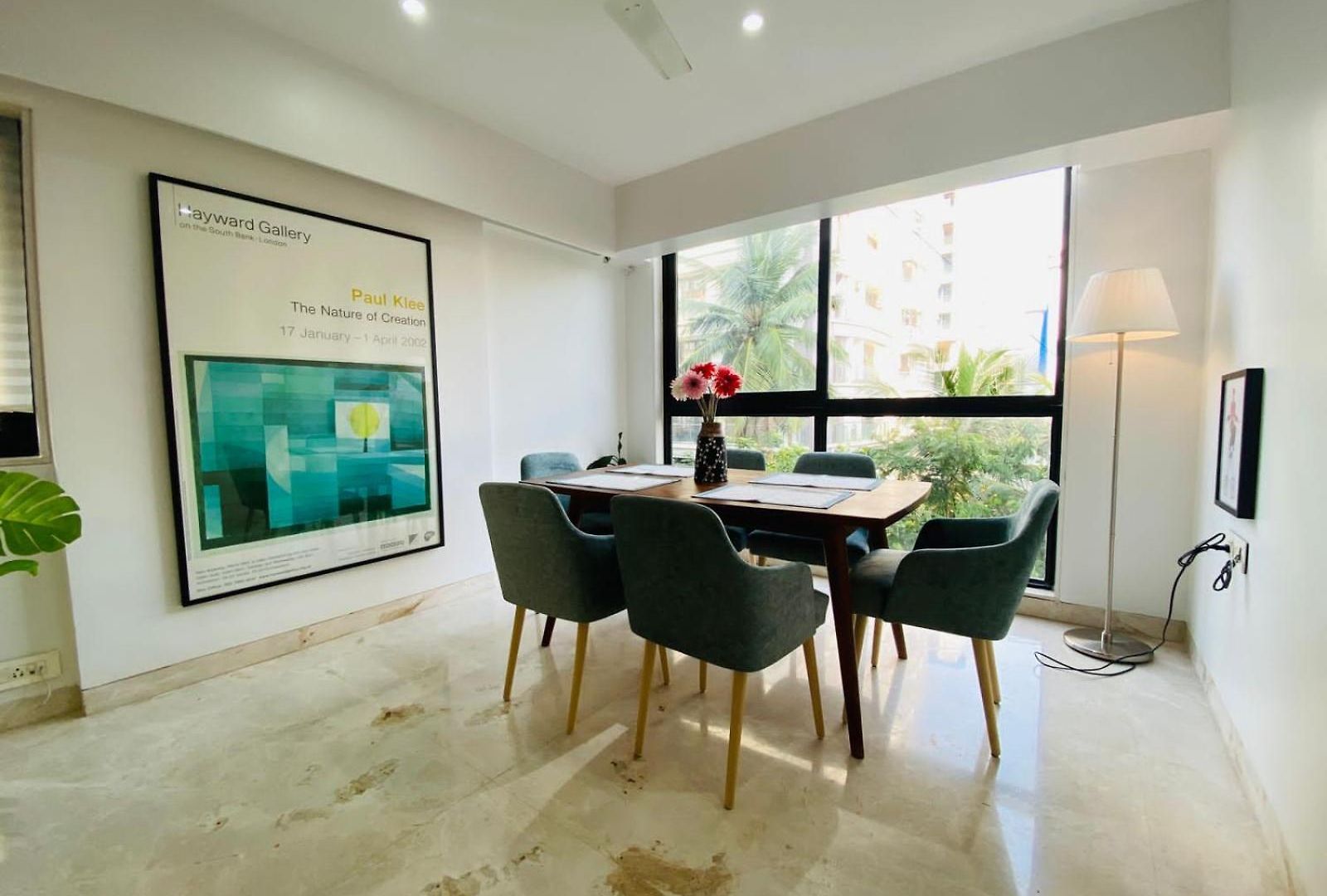 Connekthomes -modern 3bed3bath In Prime Bandra Neighborhood *