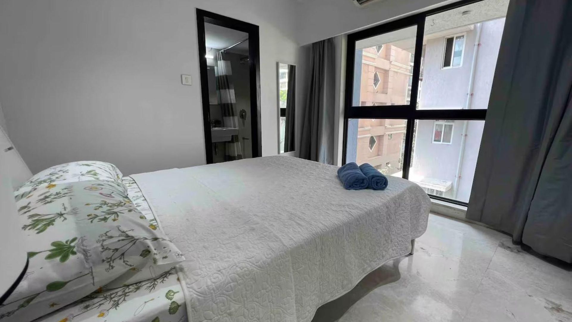 Apartment Connekthomes -modern 3bed3bath In Prime Bandra Neighborhood