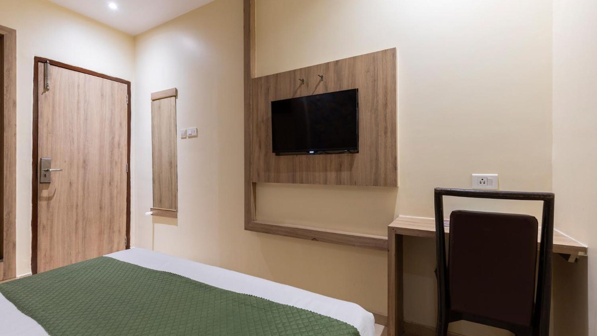 Lotus Grand Near International Airport Bed & Breakfast