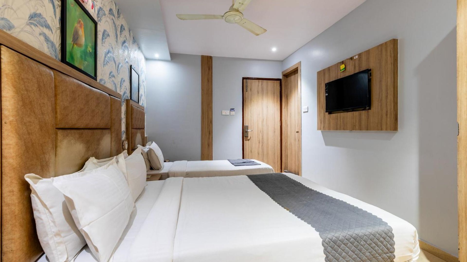 Lotus Grand Near International Airport 3*