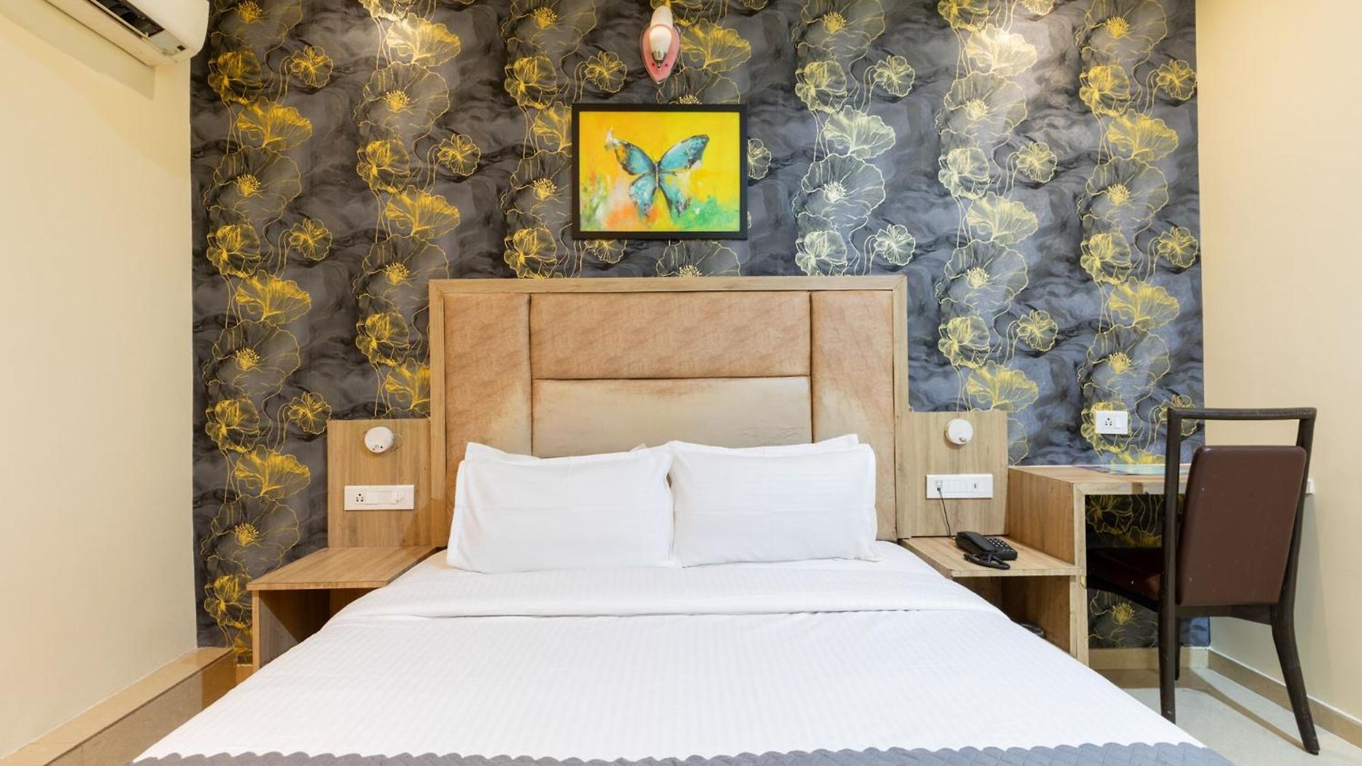 Lotus Grand Near International Airport 3* Mumbai