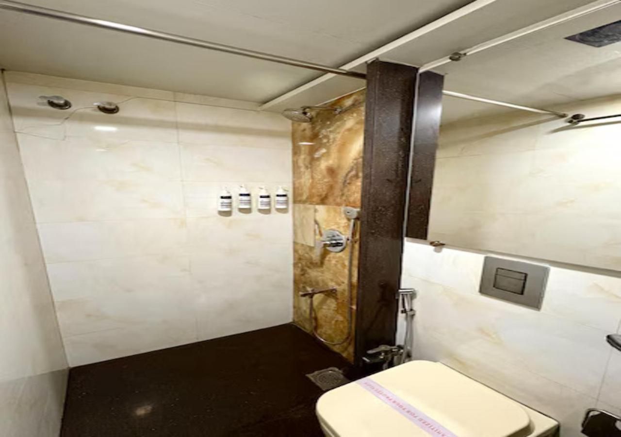 The Majlis - Colaba 3*
