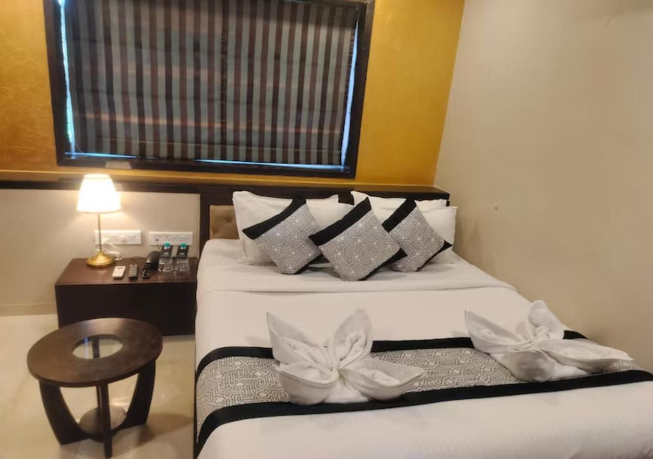 The Majlis - Colaba