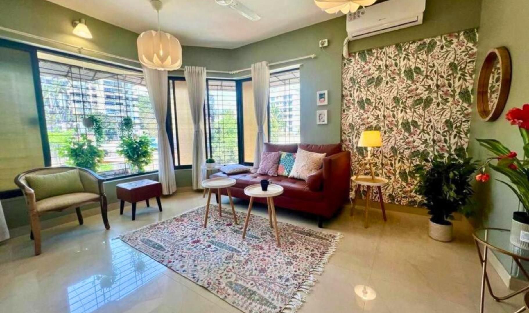 Apartment Connekthomes - Simon Lydia A Sunlit Charm In Bandra, Pali Village Mumbai
