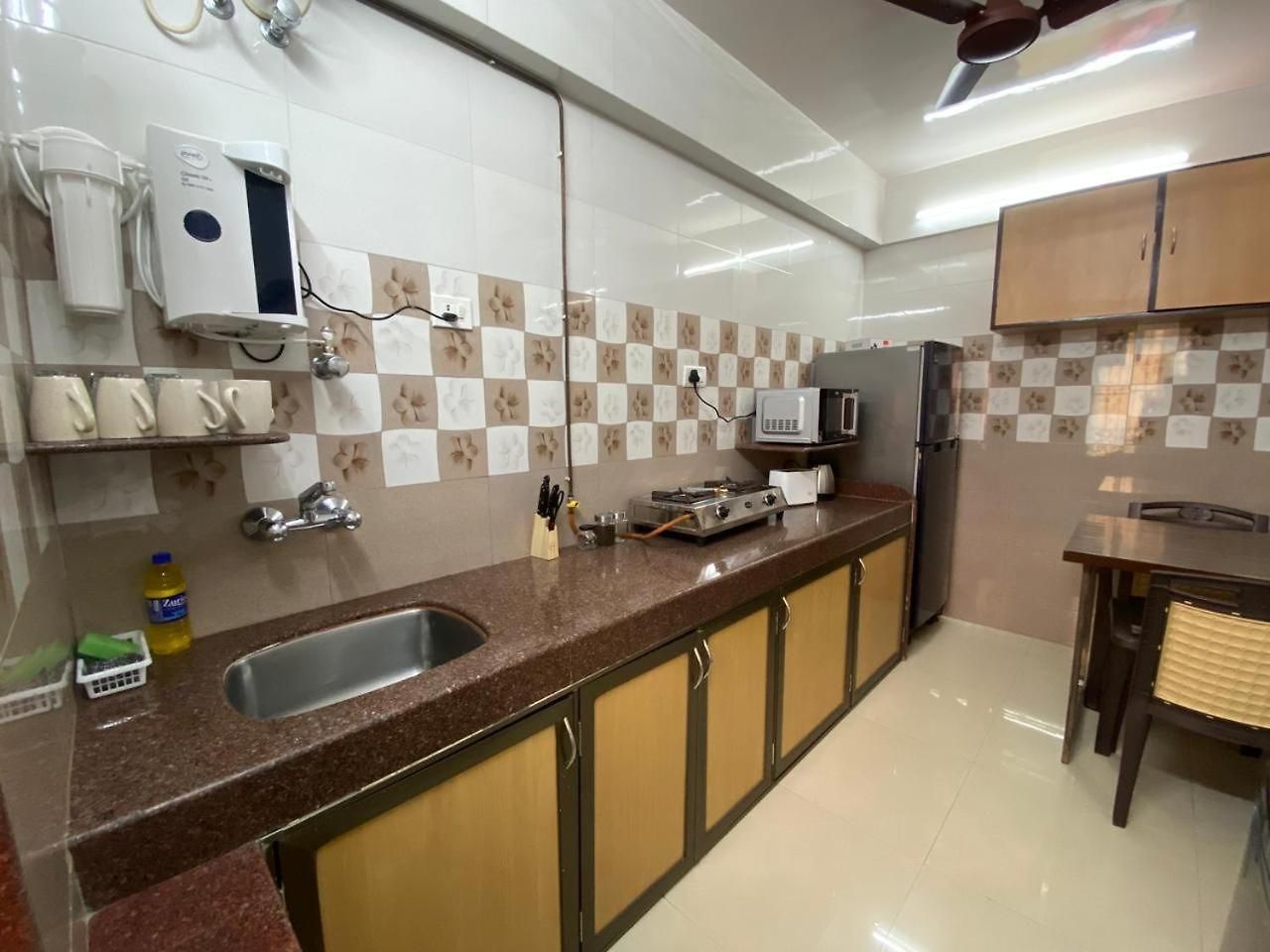 Dawn - A Spacious Modern In Bandra At Almeida Park By Connekt Homes Apartment *