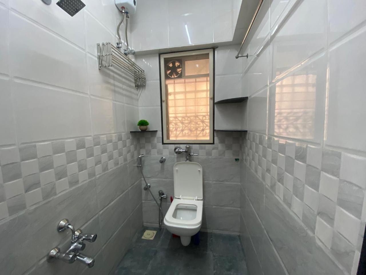Dawn - A Spacious Modern In Bandra At Almeida Park By Connekt Homes * Mumbai