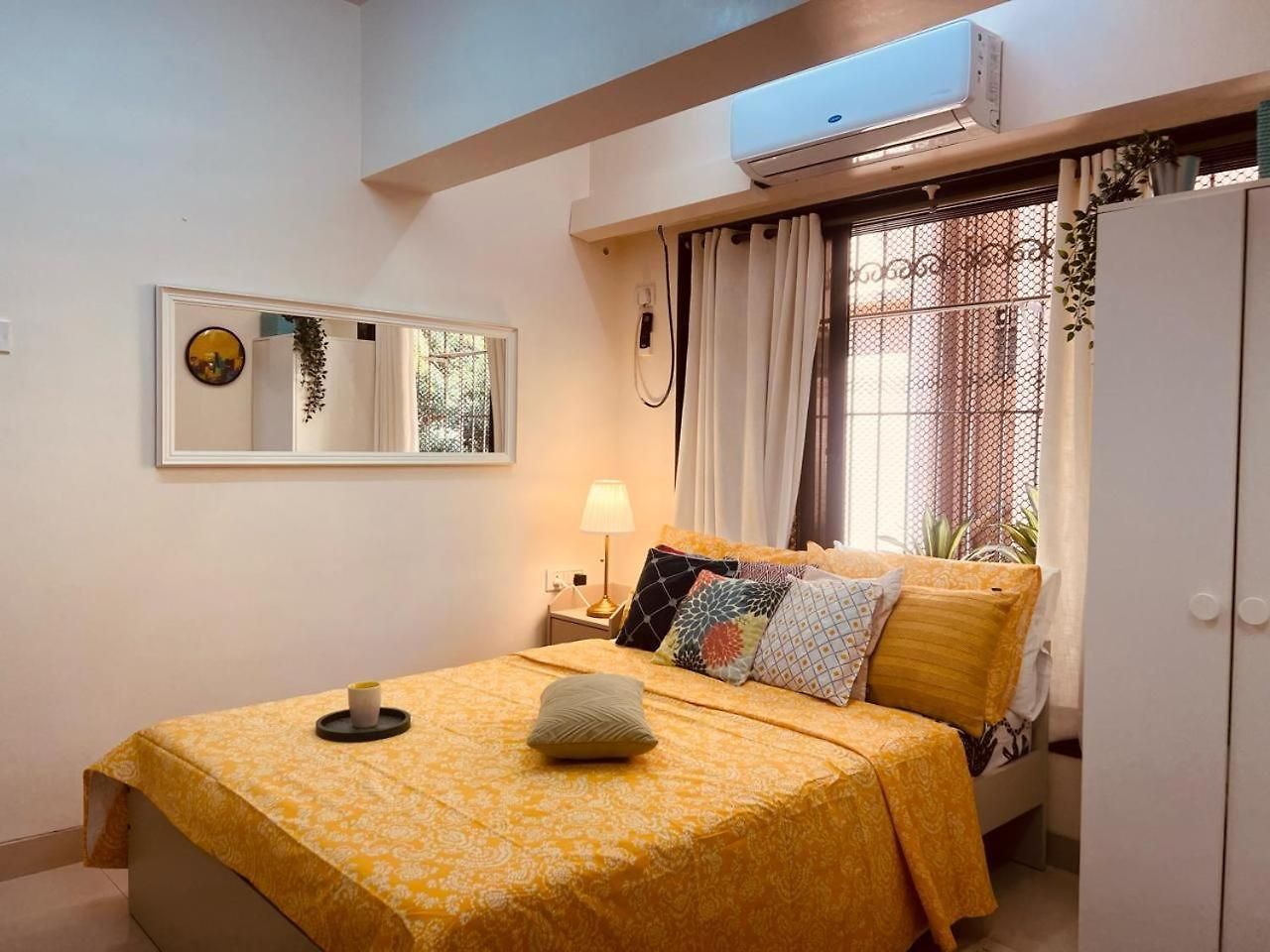 Dawn - A Spacious Modern In Bandra At Almeida Park By Connekt Homes Apartment