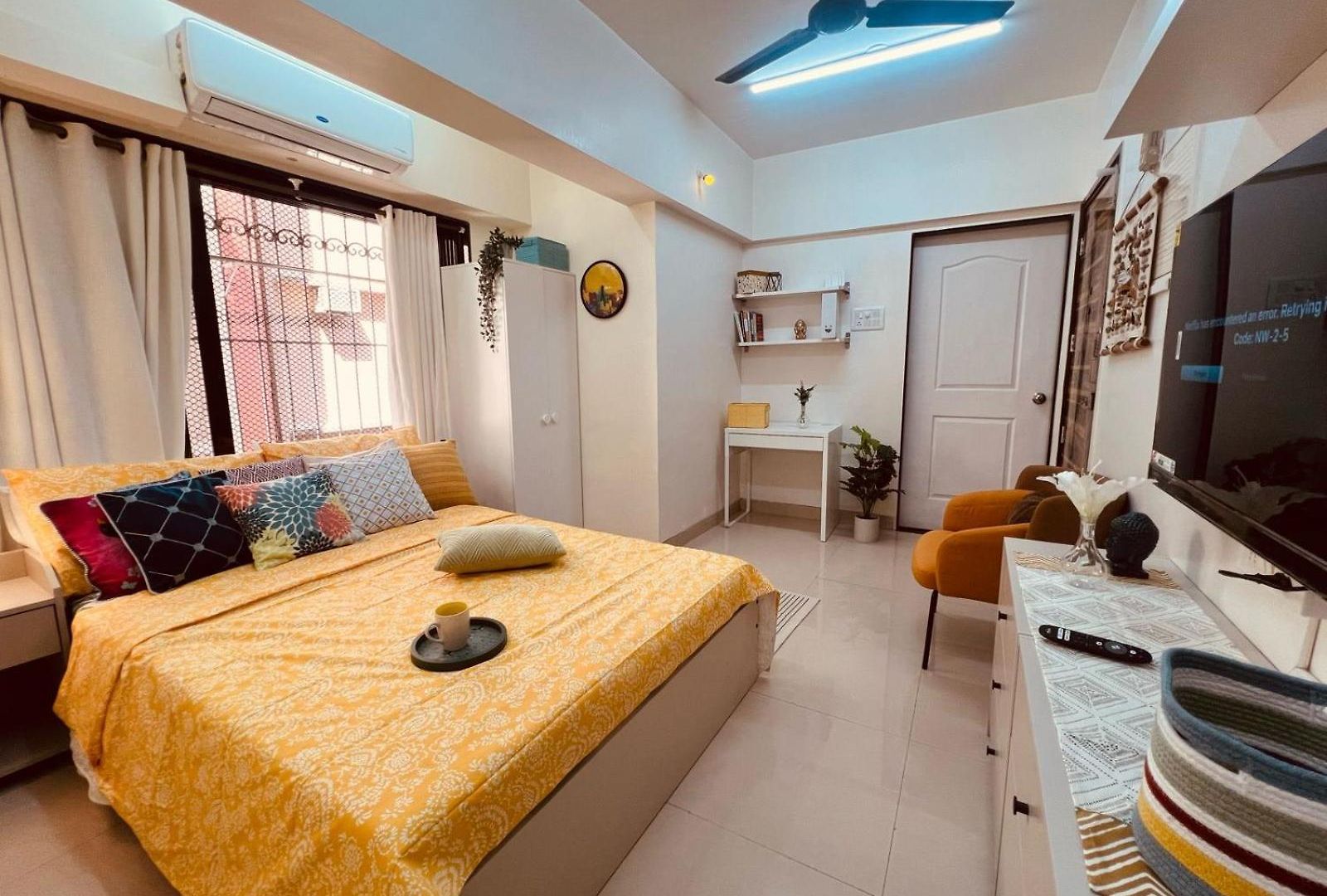 Dawn - A Spacious Modern In Bandra At Almeida Park By Connekt Homes Mumbai