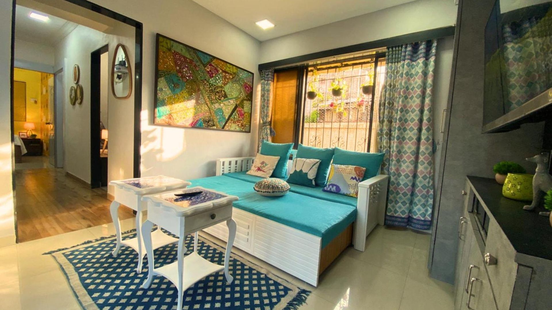 Connekthomes - Saba Heritage Charming In Bandra West Apartment *