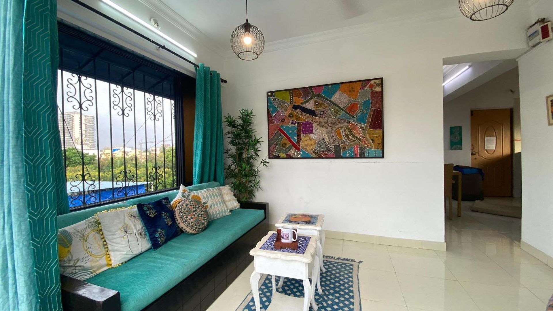 Connekthomes - Saba Heritage Charming In Bandra West Apartment