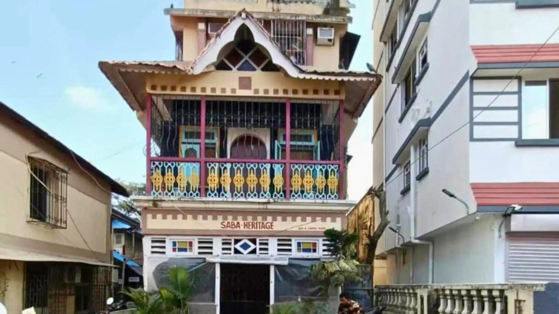 Connekthomes - Saba Heritage Charming In Bandra West * Mumbai