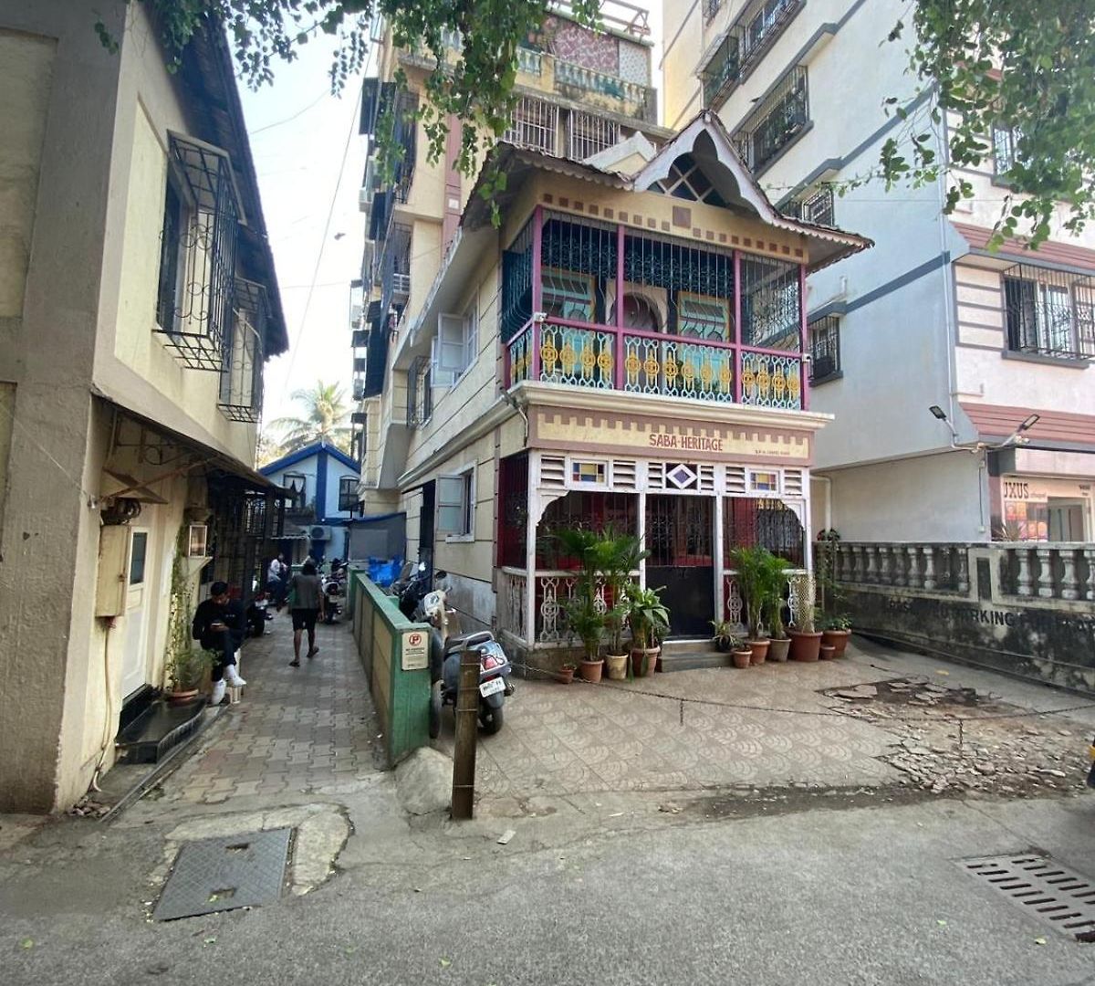 Connekthomes - Saba Heritage Charming In Bandra West *
