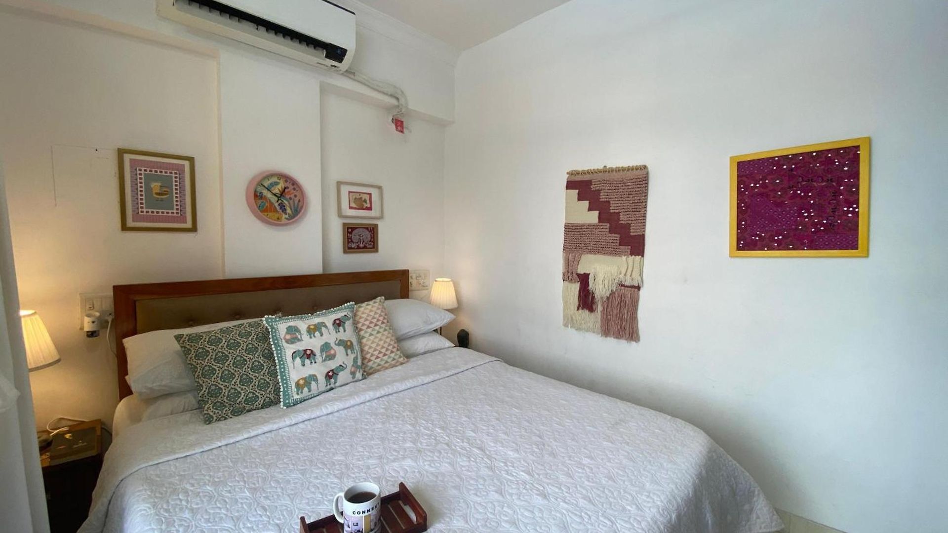 Apartment Connekthomes - Saba Heritage Charming In Bandra West Mumbai