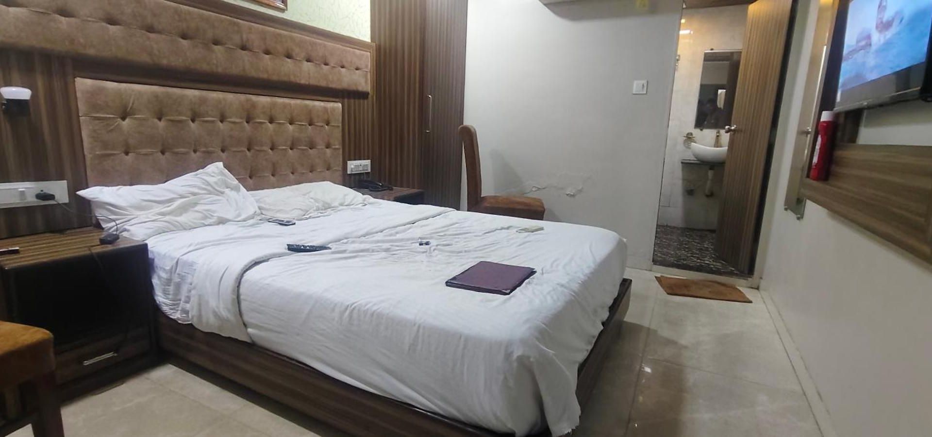 New Blue Sapphire Residency Hotel