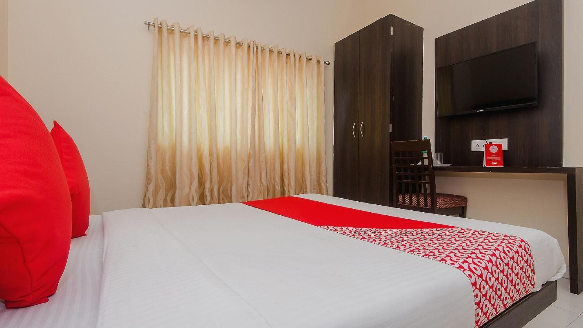 Hotel O Alfa Grand Near Chhatrapati Shivaji International Airport 3*