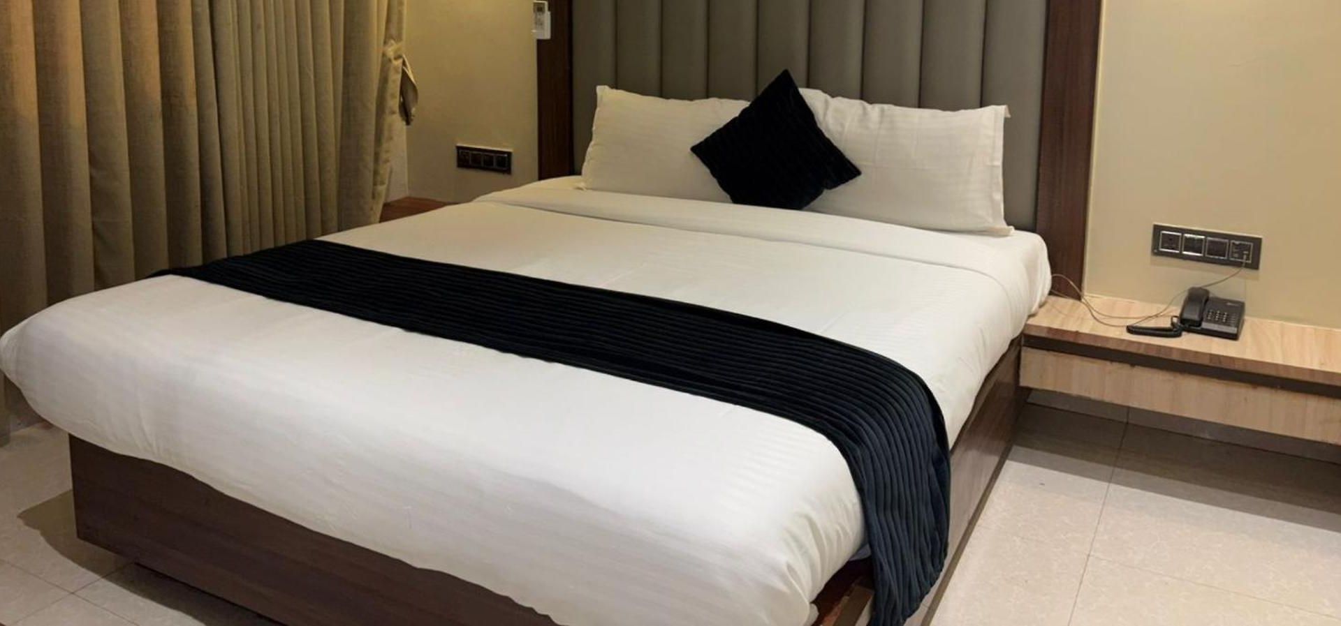 Shine Hospitality Residency Hotel *