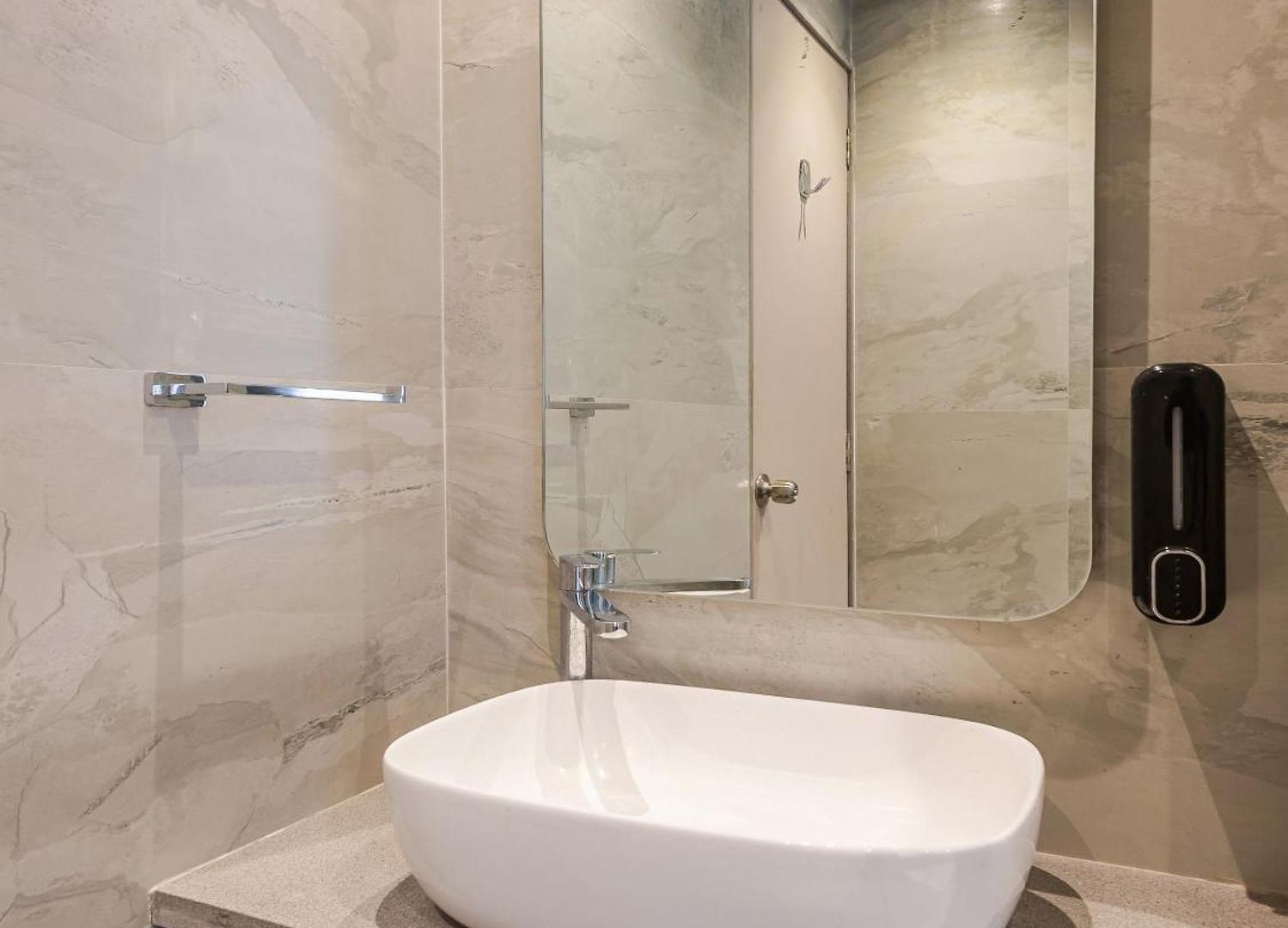 Aura - Near Malad Link Road Hotel Mumbai